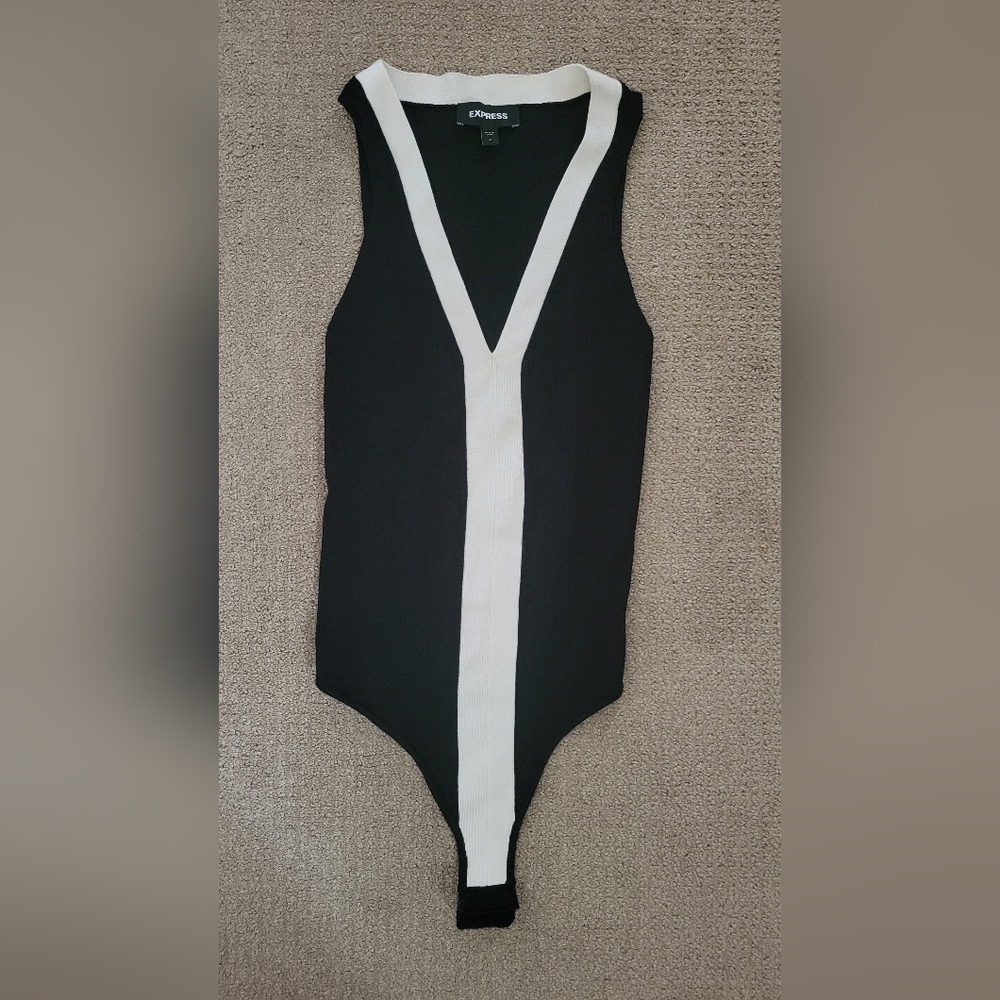 Express Black and White V-Neck Sleeveless Bodysuit